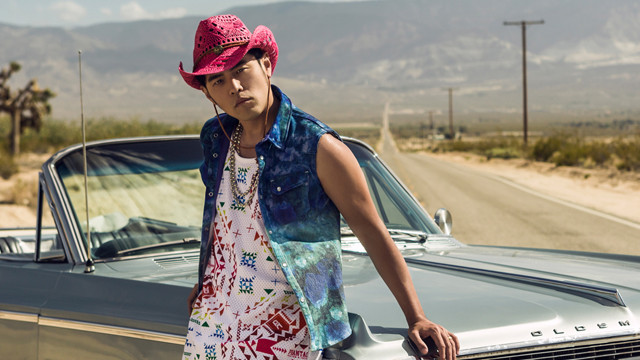 周杰伦美国街头秀琴技歌喉