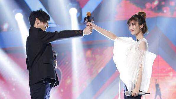  - 入坑曲！超完美合作：华晨宇&苏诗丁《南屏晚钟》