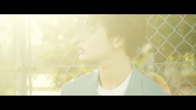  - 新曲《Too Young》的MV公开！
