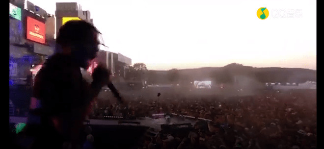 - Kanskaart太有才了,老爱把各种歌remix到一块儿做成meme