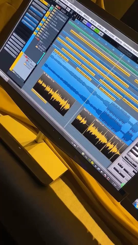  - 这段间奏的小二度感觉用的太漂亮了