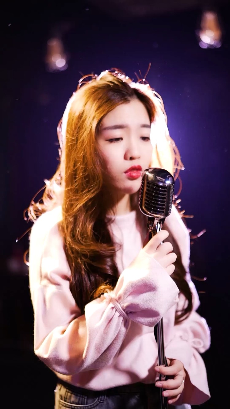 温柔的猪猪女孩含情脉脉翻唱备胎之歌《我以为》