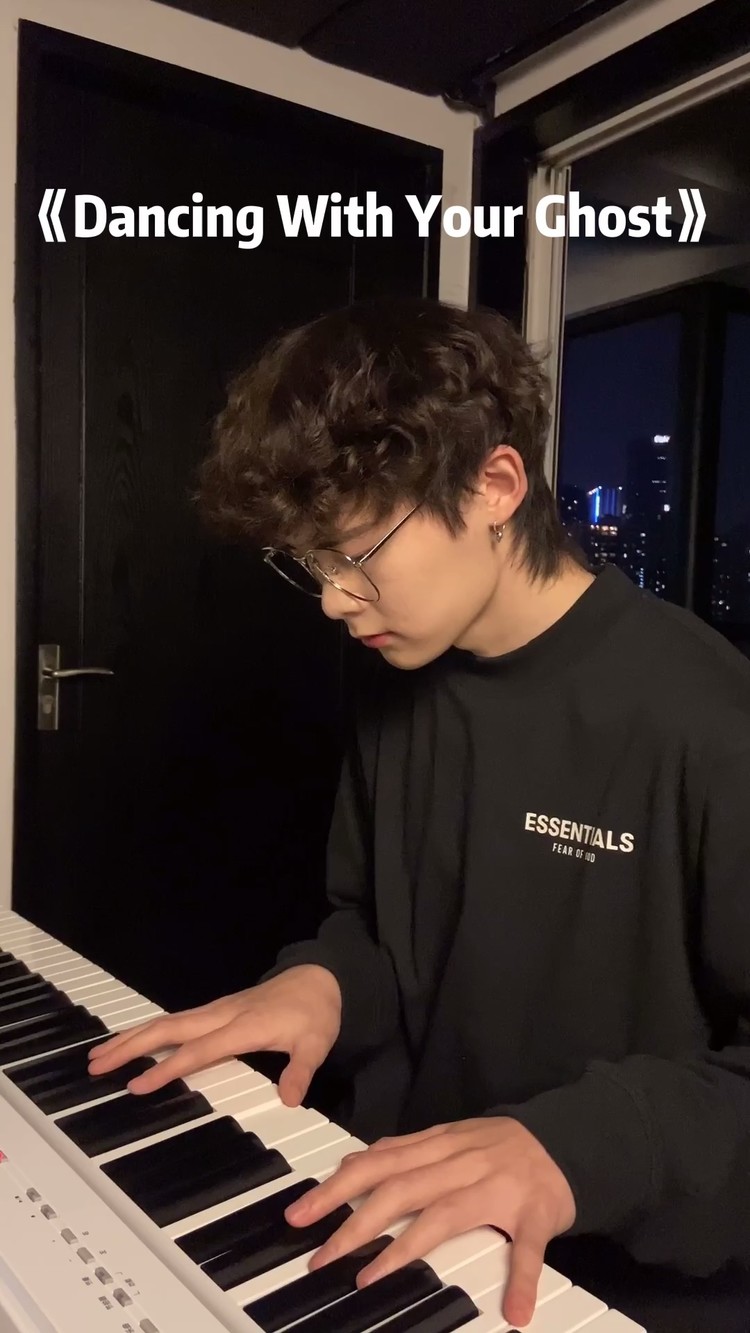  - 《Dancing With Your Ghost》