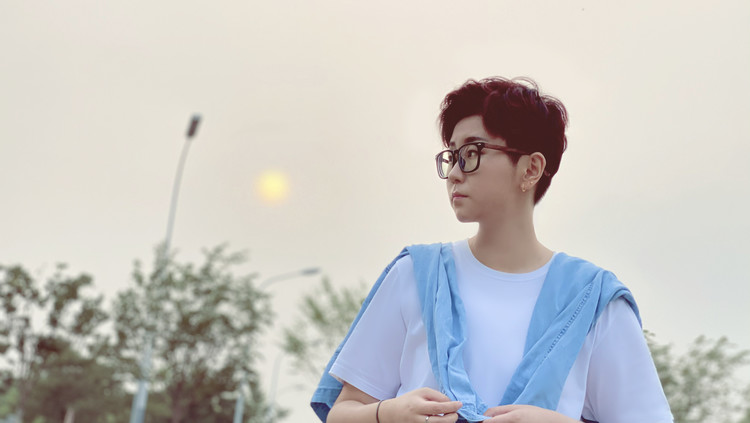  - 吴琼《那么幸运》MV