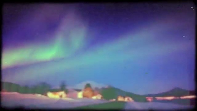  - 霓虹灯，拍立得滤镜让Brian Eno的《Golden Hours》MV看上去棒呆了