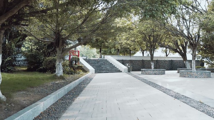  - 多想多想（歌词调每一句都有一个“我”字太有才了）