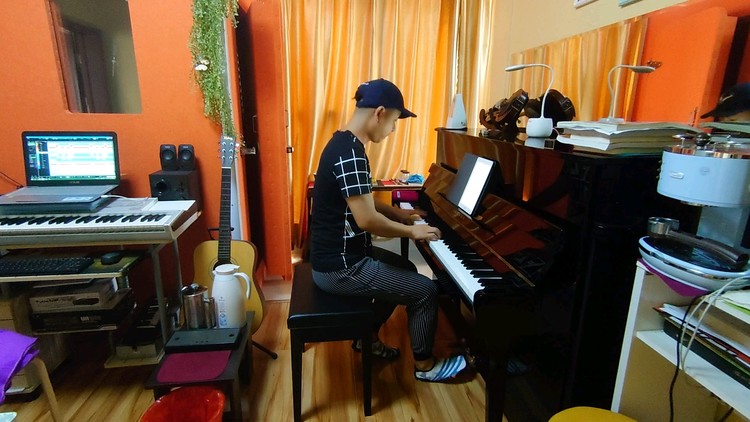  - 毕业季的日子里弹唱一段《菊花台》怀念过往勇往直前😊