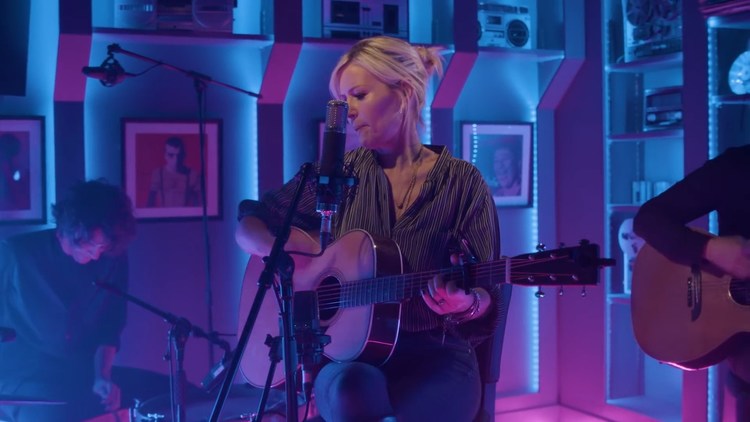  - 英国国宝女歌手DIDO现场表演单曲《Hurricanes》不插电版！