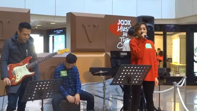  - 《苦情人》live现场！乐器伴奏纯人声演唱~邓颖芝超强歌唱实力！