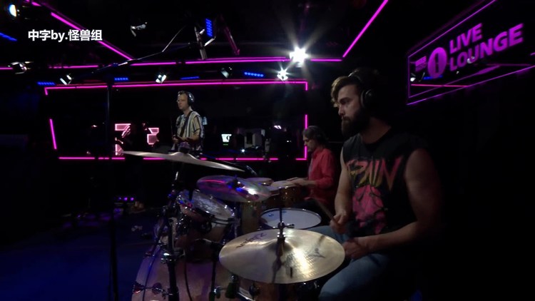 - Vampire Weekend翻唱的Sunflower,也是超好听的!!!