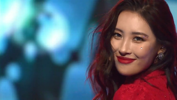 难道不是美人鱼下岸人鱼共舞超美的宣美siren