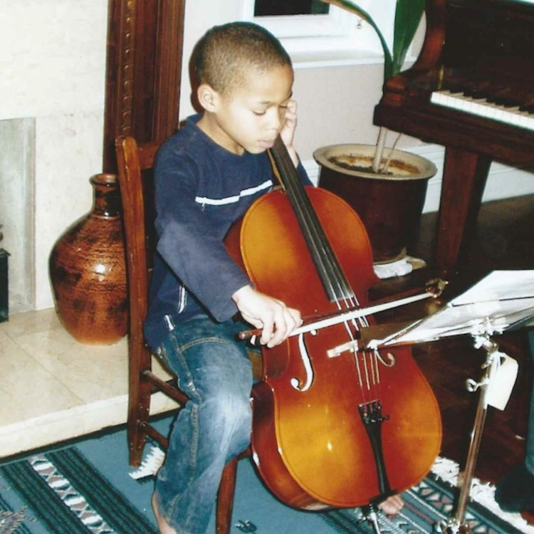  - 天才大提琴手Sheku Kanneh-Mason发布新曲“Melody”