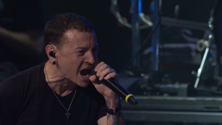 回顾林肯公园linkin park2011年itunes festival现场,怀念查叔!