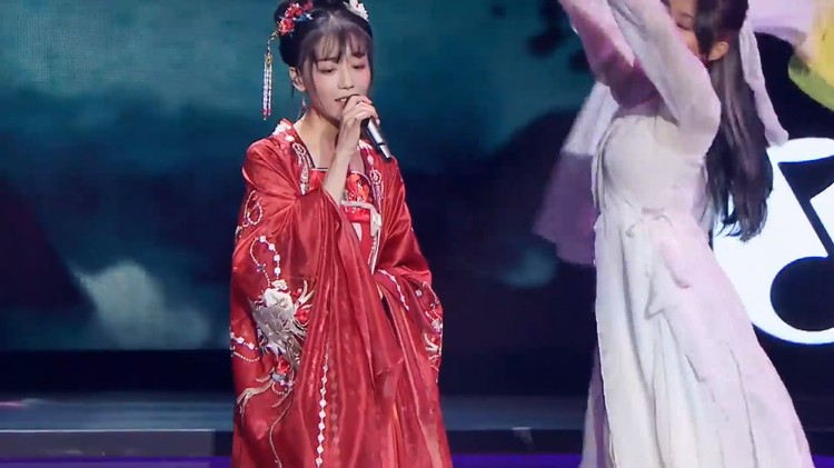 银临《牵丝戏》超稳live 绝美戏腔道尽人生悲欢