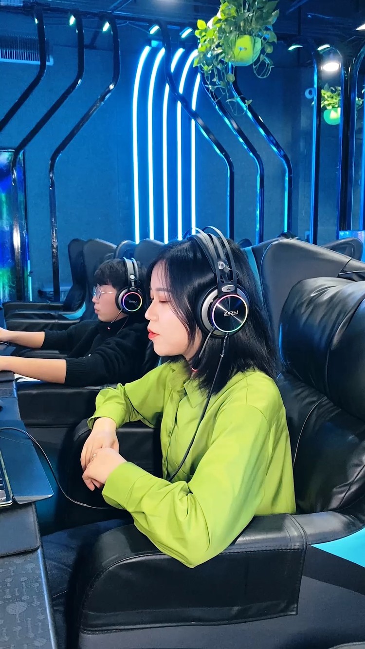  - 《小镇姑娘》-小熊浩浩