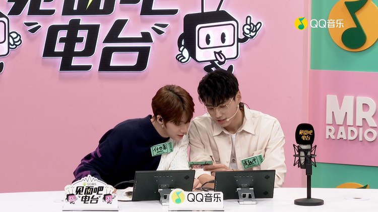  - 两人爆“叔侄组合”由来 任世豪称父亲家教太严