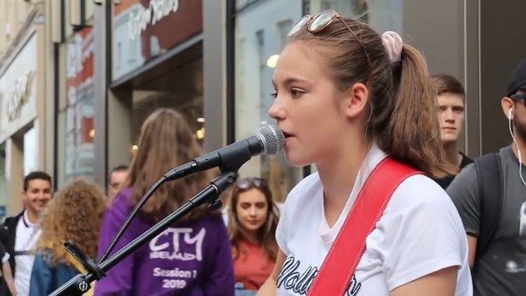 翻唱达人alliesherlock街头翻唱gaga热单millionreasons声音中藏着一