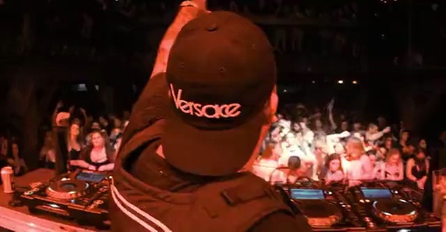  - Riot Ten将在13日于Steve Aoki的厂牌Dim Mak发布他的首张专辑，敬请期待！