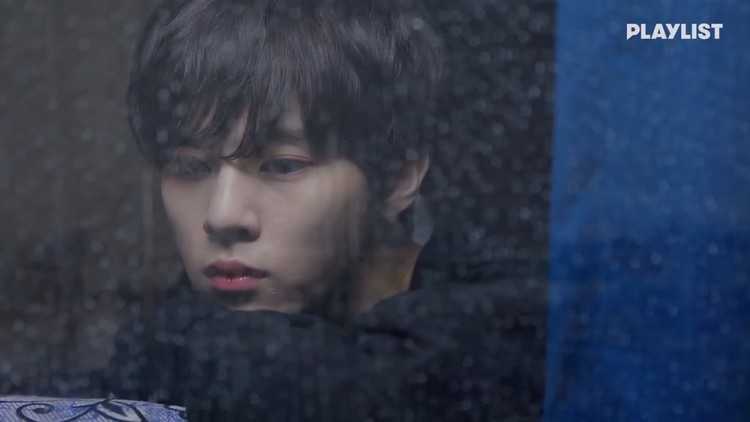  - 每次下雨天都不用等雨停，而是有人给你打伞