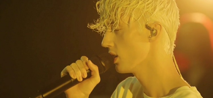 《bloom》专辑 - troye sivan,发布演唱会