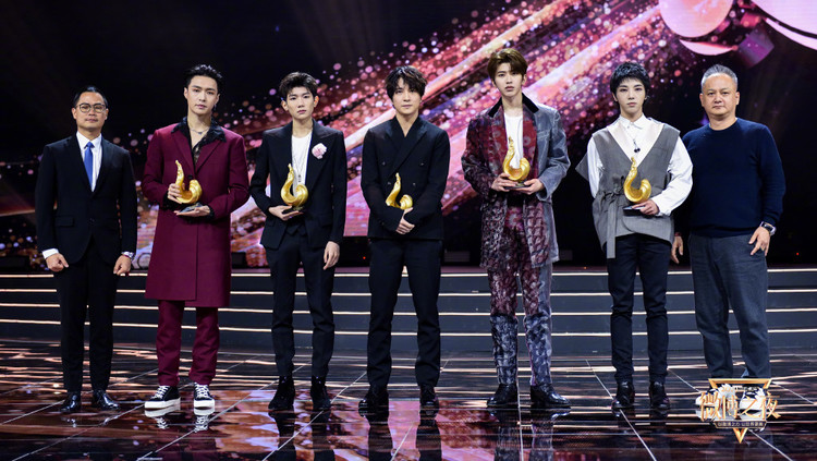 微博之夜#恭喜@蔡徐坤 @华晨宇yu @努力努力再努力x @薛之谦 @tfboys