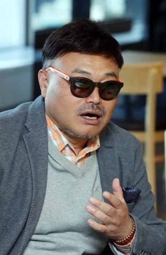 这位著名歌手竟做出让女儿蒙羞的事?