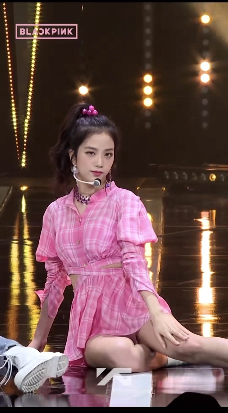 女生吹口哨竟然这么苏粉墨whistle舞台回顾了解一下