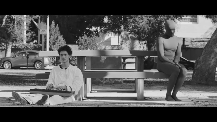  - 洛杉矶才子MyKey带着轻快单曲“Sweet Tooth”来到华纳大家族！