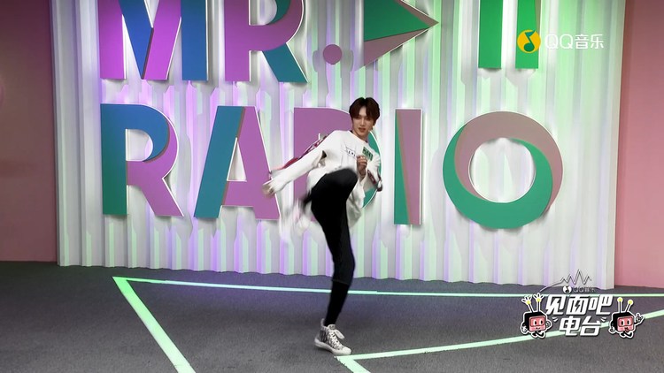  - 孙圻峻化身跆拳道教练 高难度招式帅翻全场