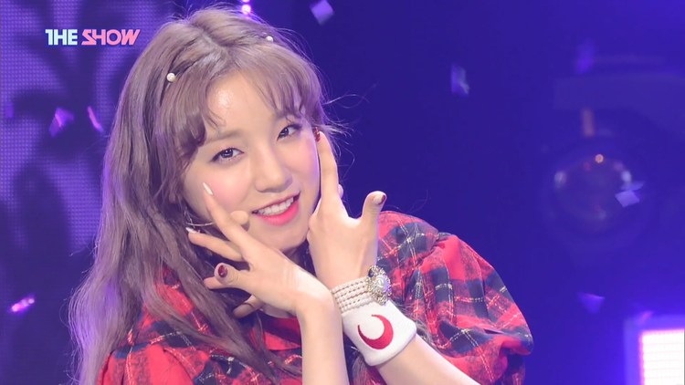 女孩子们gidle组合《senorita》 the show 现场,表白烟嗓妖精宋雨琦啊