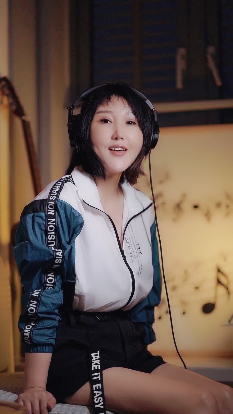 蒋雪儿-美食是古风御姐的风向标,qq音乐"线上爬梯"直播季!