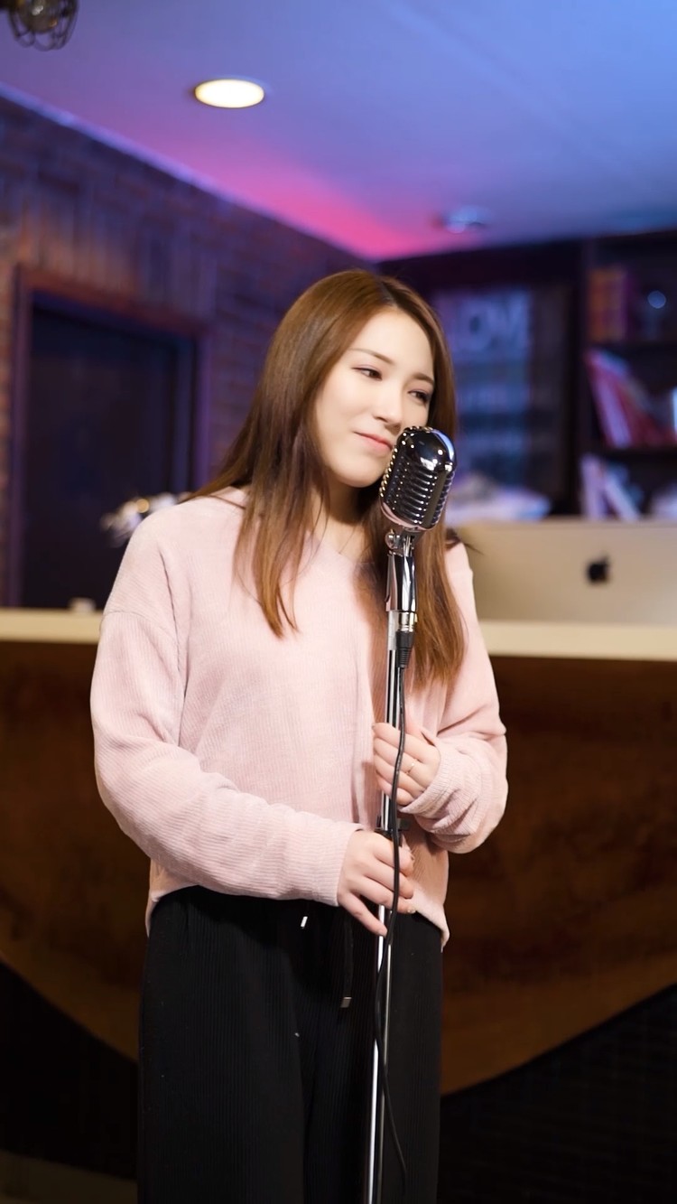 冯提莫翻唱《我的秘密》提莫撩人的嗓音,真是太好听了,惊艳了这一时