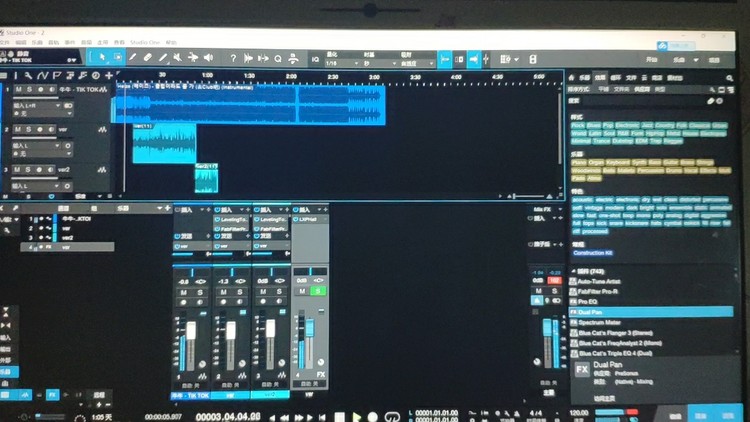 - 嘻嘻嘻来个温柔可爱的