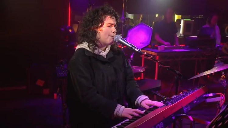  - 歌手Georgia最新做客BBC Radio翻唱Lil Nas X的热单《Panini》