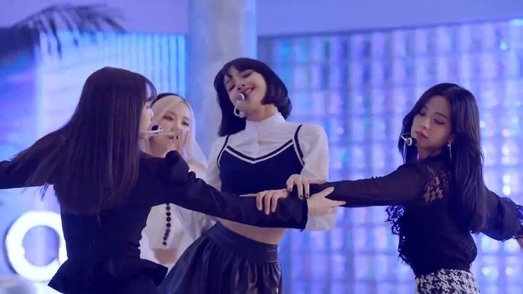 blackpink《pretty savage》最新舞台