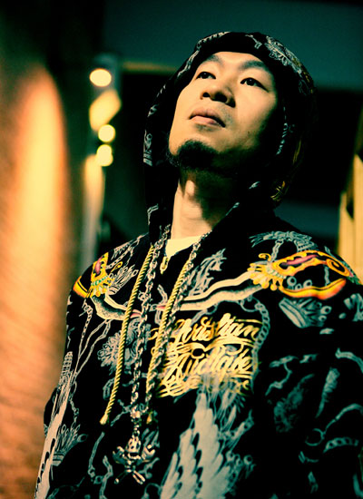 老猫原名刘原龙,一个地道的内蒙古的汉子,是华语乐坛著名的音乐人