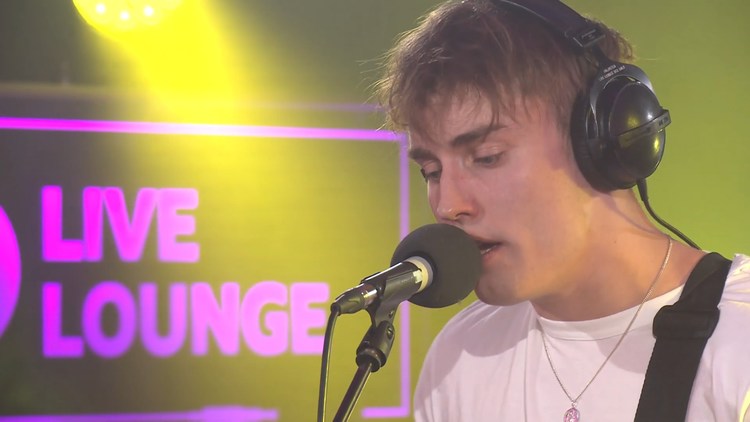  - 小鲜肉Sam Fender在线深情翻唱A妹《Break Up With Your Girlfriend, I'm Bored》