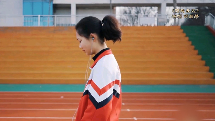  - 葭希参加央视《聆听时刻》：努力，是为了未来做自己喜欢的事！