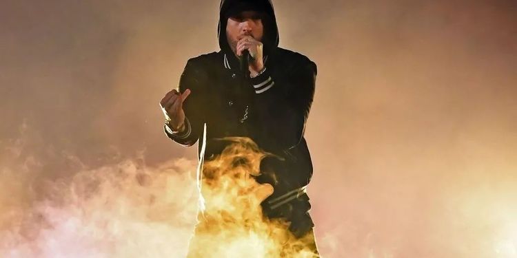 eminem纽约演唱会《 mockingbird》精彩现场,姆爷最颠覆的时期!