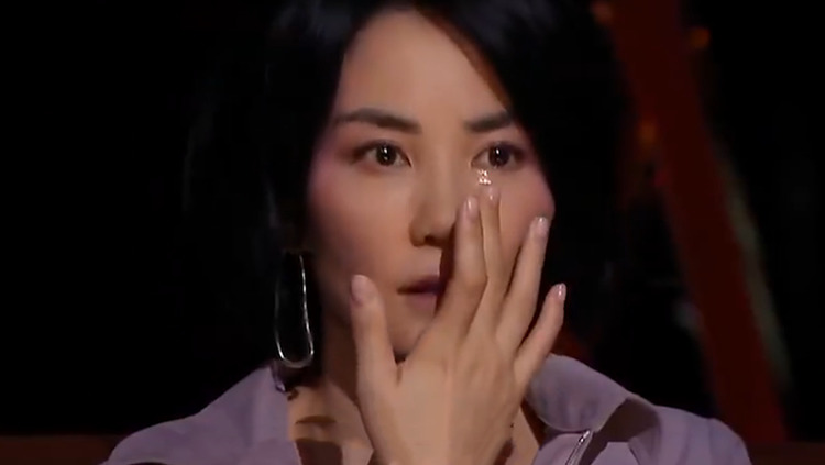  - 跨界女演员任素汐，一首《儿时》感动王菲，连黄渤都强忍泪水