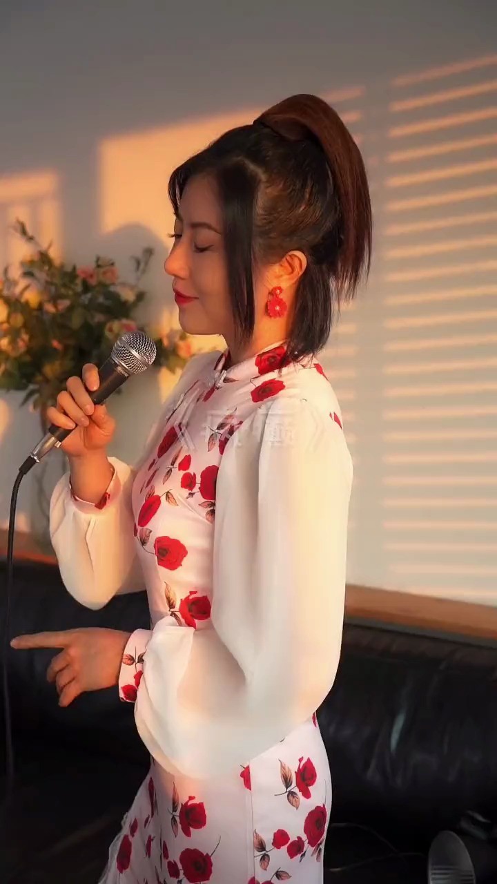 花僮《笑疯癫》 这是来自云南民间的味道 热门歌曲