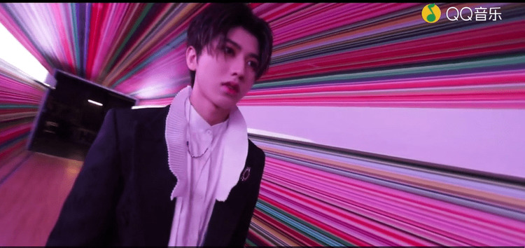  - 何方妖孽！蔡徐坤饭制混剪！——即使流言蜚语不断，依然用手捂住千疮百孔的心，继续咬牙拼搏着。