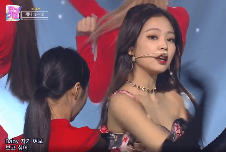 【那年今日】jennie solo> solo出道舞臺 181201