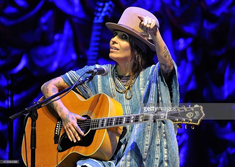 摇滚史上那些令人着迷的乐队女主唱