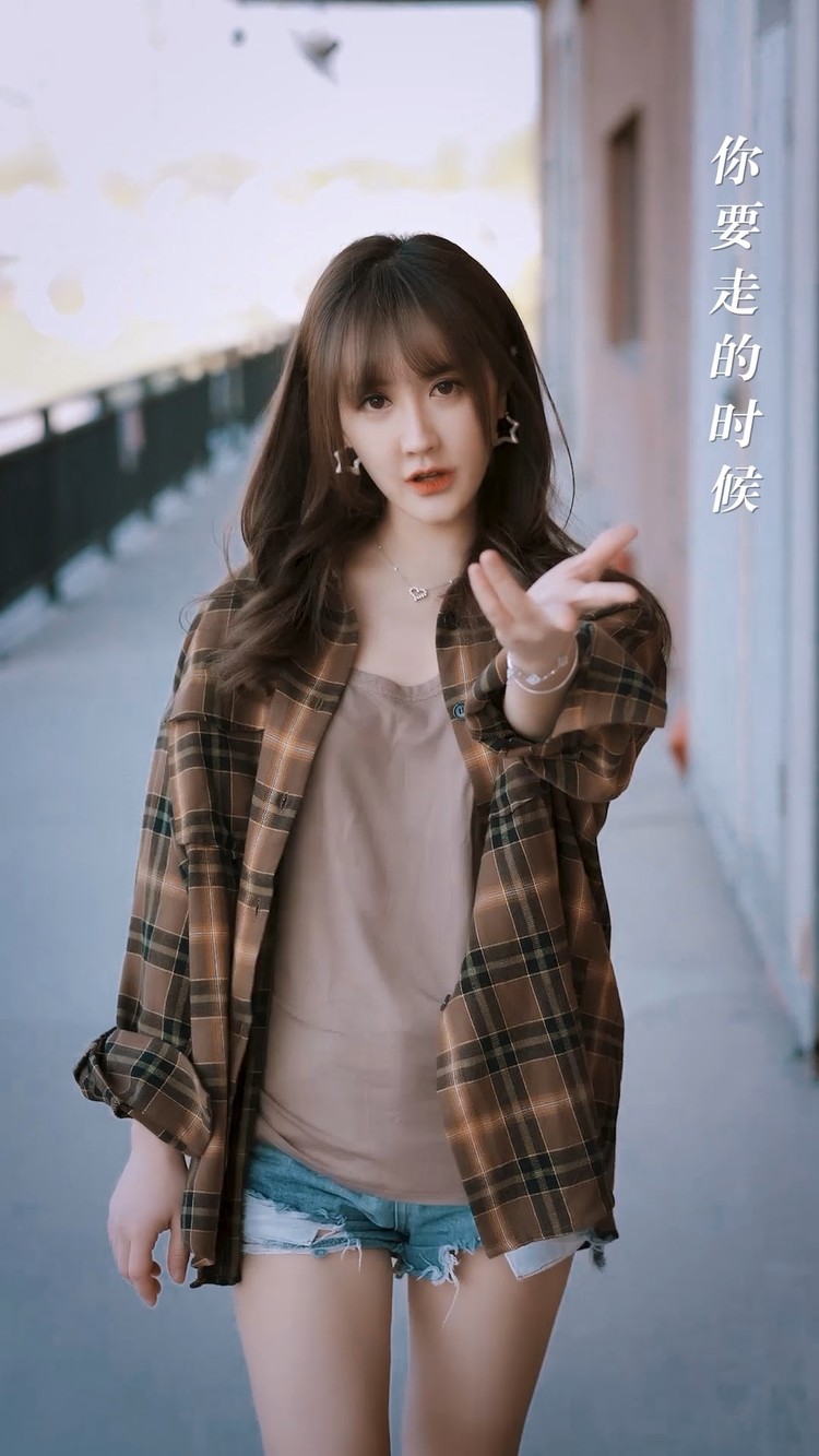 阿悠悠翻唱《电台情歌》我能去你的心底里瞧一瞧吗?