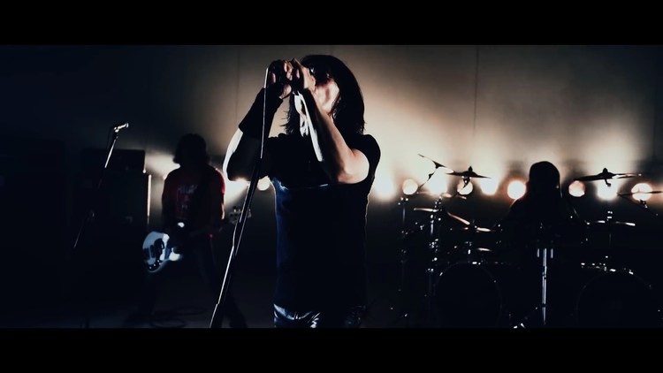  - OUTRAGE出新歌《Axe Crazy》这疯狂摇头风仿佛像是回到了90年代！