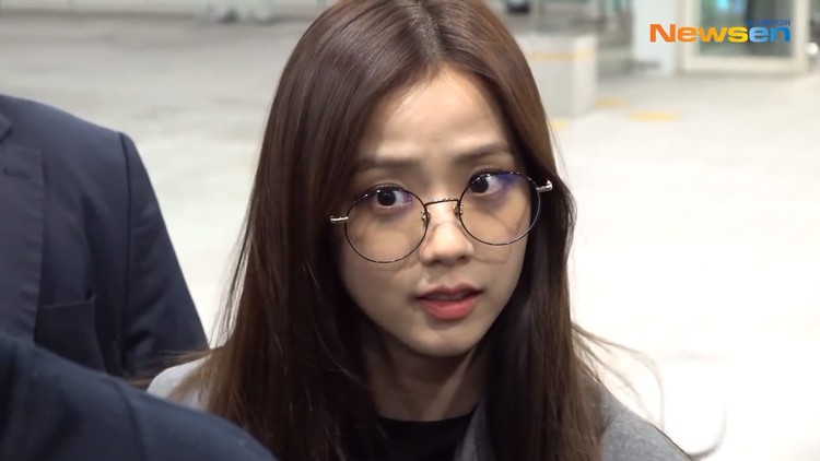 blackpink jisoo 今日仁川机场入境新闻视频
