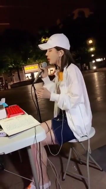  - 小曼《只要你还需要我》