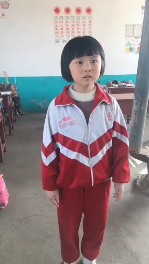  - 韩甜甜《红色高跟鞋》cover蔡健雅，小女孩的声线太成熟迷人辽！