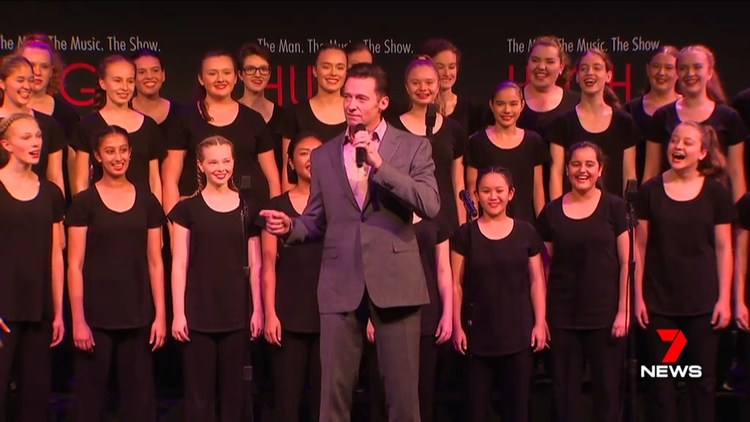 休·杰克曼最新现场联手合唱团演唱《马戏之王》原声《a million